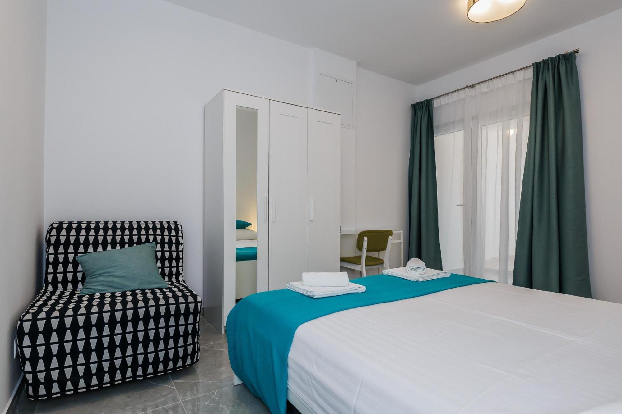 Apartmani Ujakovic Kastela Exterior photo