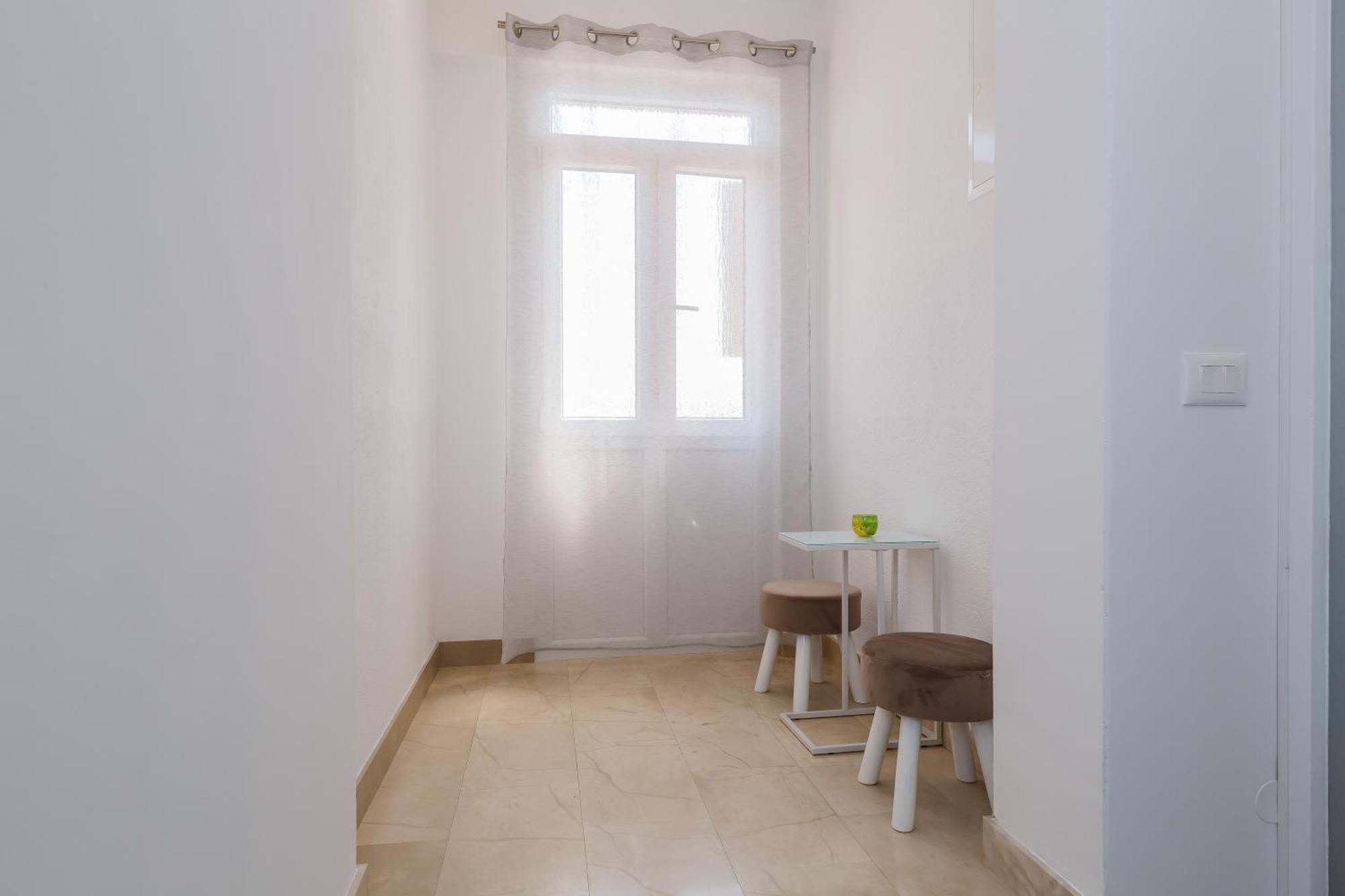 Apartmani Ujakovic Kastela Exterior photo